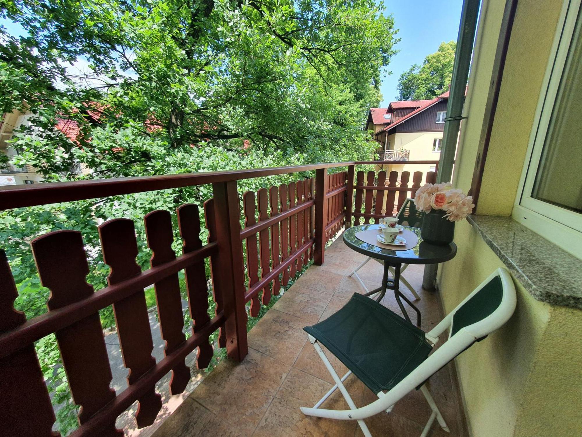 Apartamenty Sun&Fun Rezydencja Pod Debami Nad Lomnica 1B I 2B- Blisko Centrum I Sklepow W Otoczeniu Zieleni 카르파츠 객실 사진